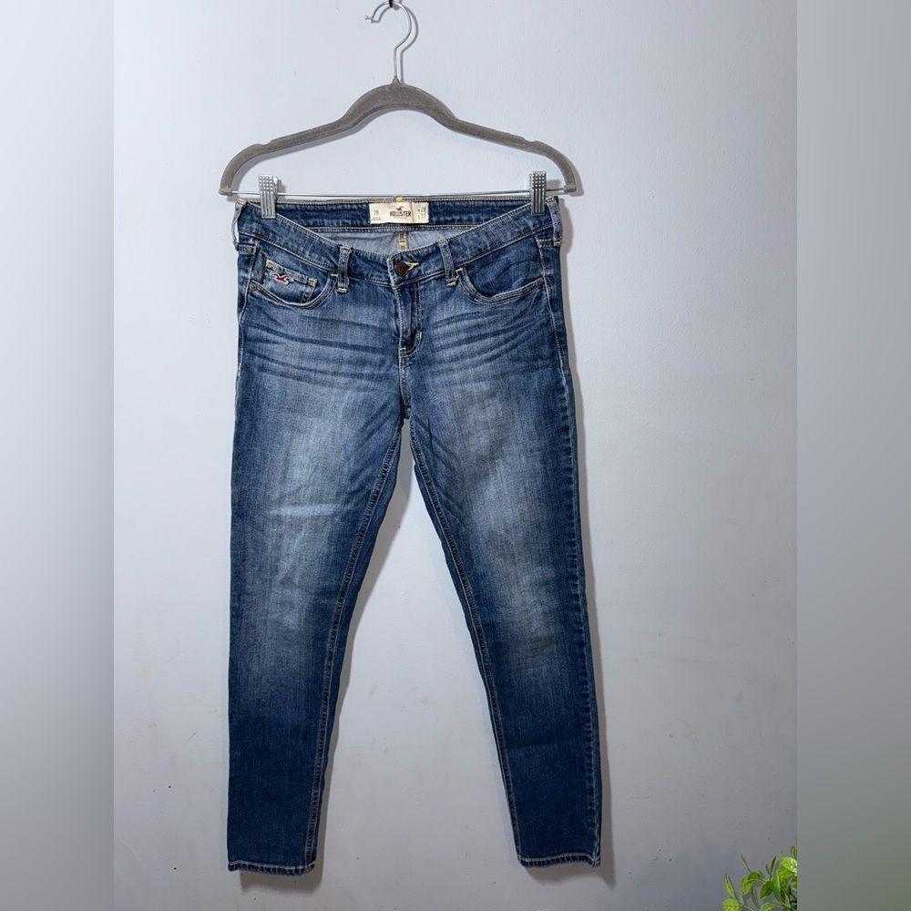 Hollister Women’s Low Rise Medium Blue Denim Skinny Jeans Size 28 EUC